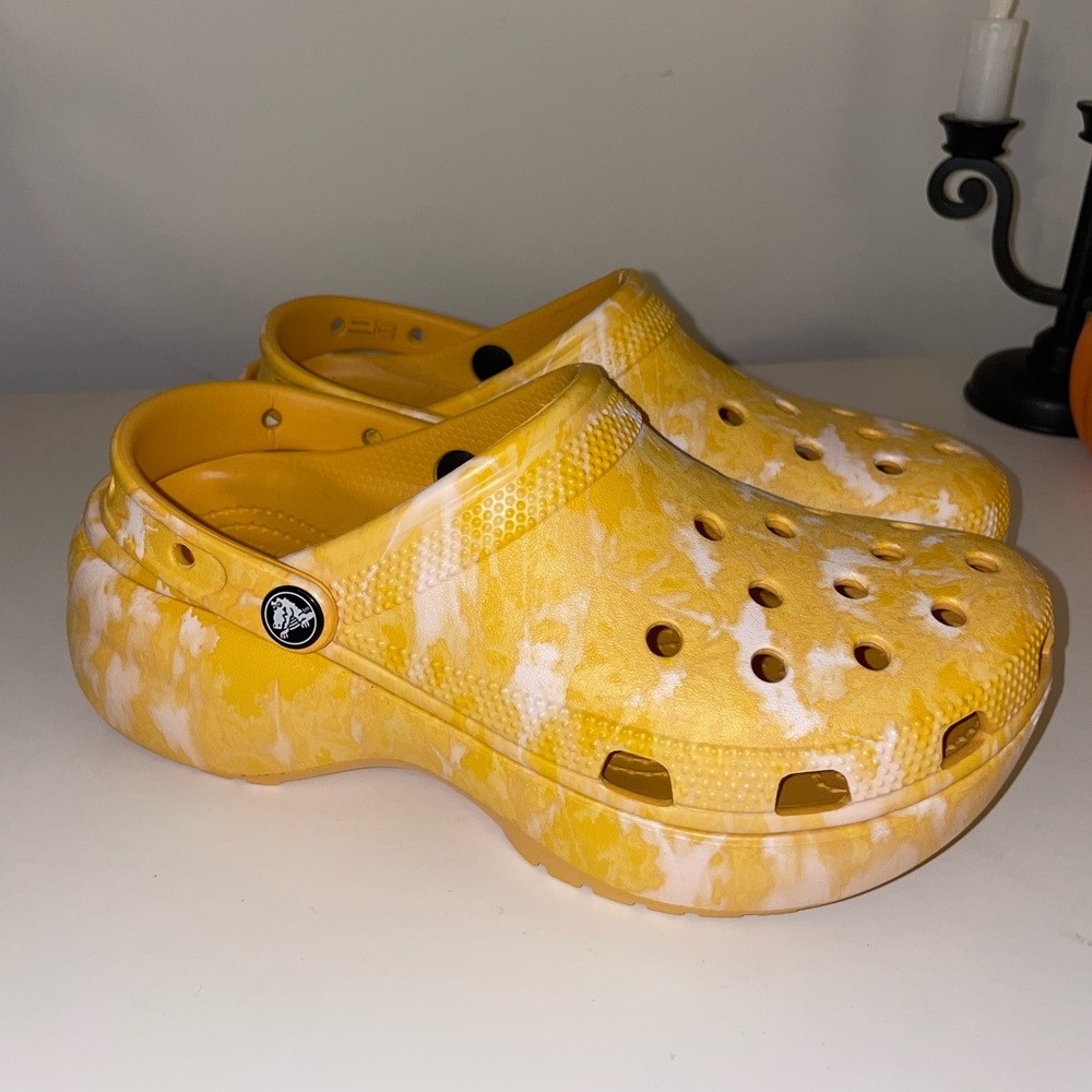 Platform Crocs